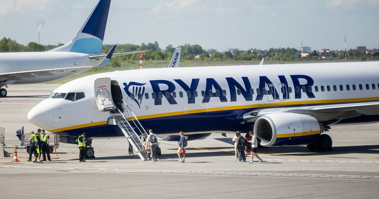 Самолет Ryanair не выполнил рейс из-за нехватки работников.