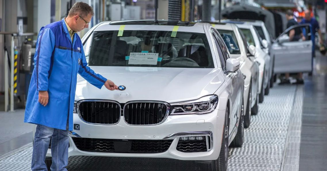BMW увеличила чистую прибыль в 2022 году в 1,5 раза.