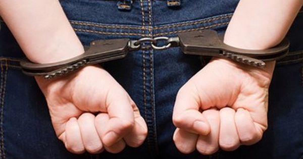 В Бричанах молодой человек украл 6 дорожных знаков и отправился в путь.