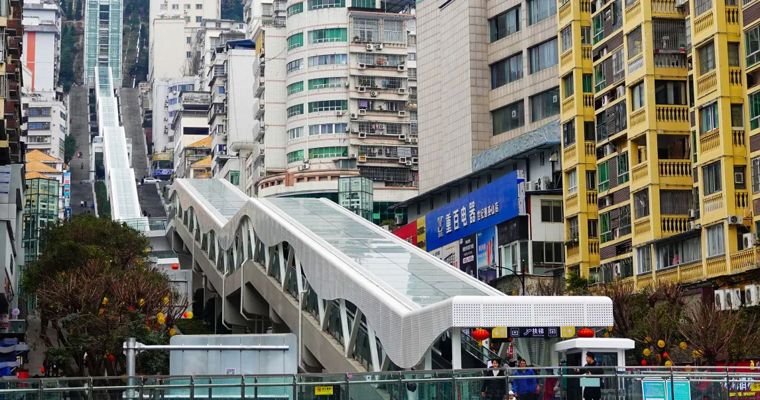 Cea mai lungă scară rulantă în aer liber din lume, construită în China.