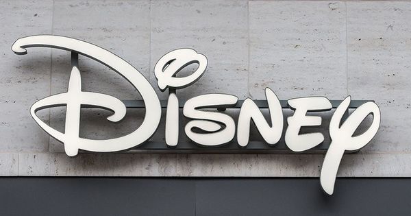 Чистая прибыль компании Disney упала на 91%.