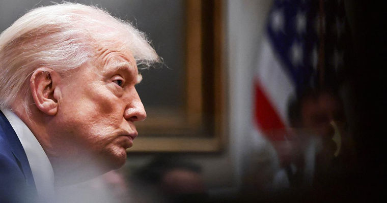 Трамп грозит поднять тарифы на импорт из Китая на 100 процентных пунктов.