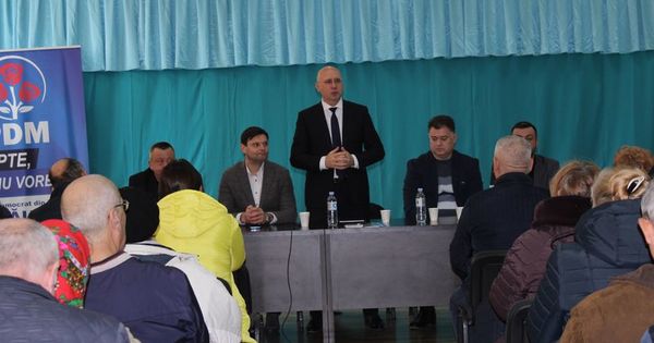 Члены ДПМ в Каушанах просят Репещука сложить депутатский мандат.