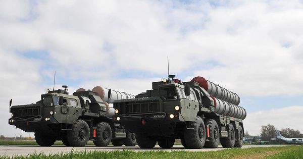 Первые С-400 доставили в Турцию тридцатью спецрейсами.