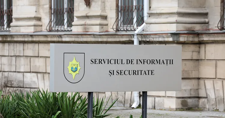 Cei doi ofițeri SIS au revenit în R. Moldova