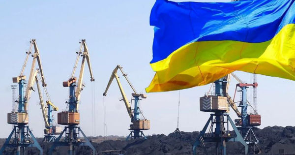 Украина закрывает морские порты.