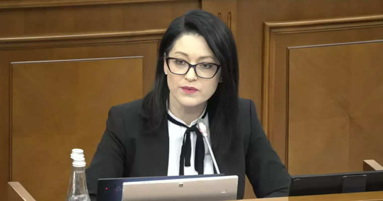 Кабмин отклонил проект о досрочной пенсии для многодетных матерей из-за нагрузки на бюджет.