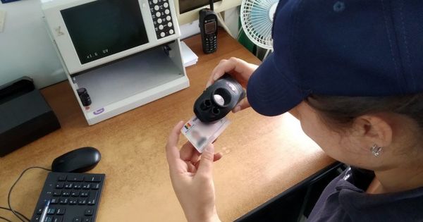 На границе обнаружили поддельный техосмотр и прицеп, который значился в розыске.