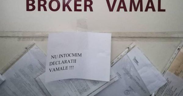 Brokerii vamali intră în grevă: Nu mai completăm nicio declarație vamală