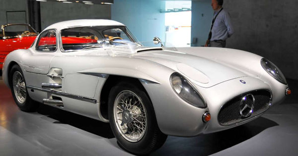 Sotheby's: В ФРГ продали самый дорогой автомобиль в мире за €135 млн