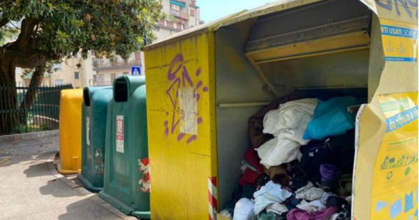Молдаванин задохнулся в мусорном баке с подержанной одеждой в Италии