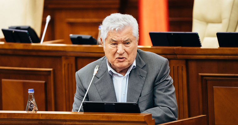 Воронин возмущен размером пенсии: Быть рабом 9 лет в президентуре и получать 14 000 леев.