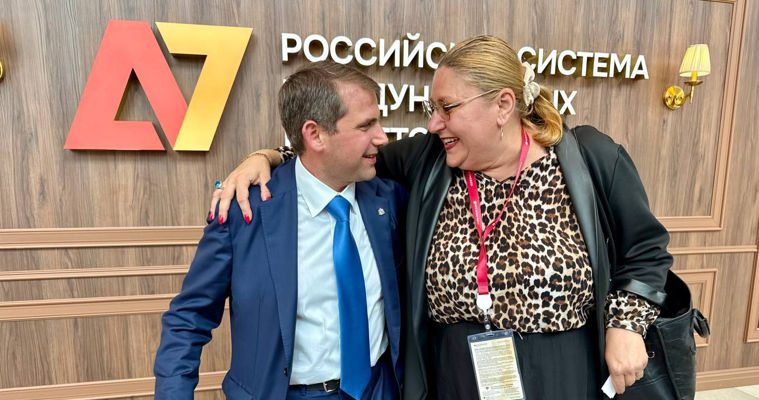Шор и Шошоакэ встретились на форуме в Санкт-Петербурге.
