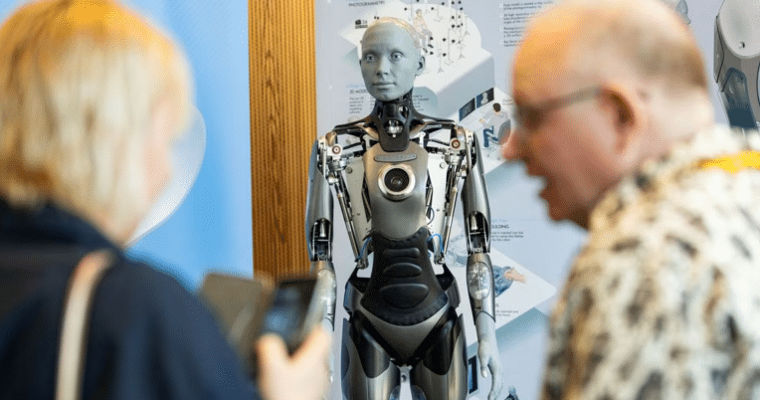 Илон Маск: К 2040-м годам на Земле будет миллиард человекоподобных роботов.