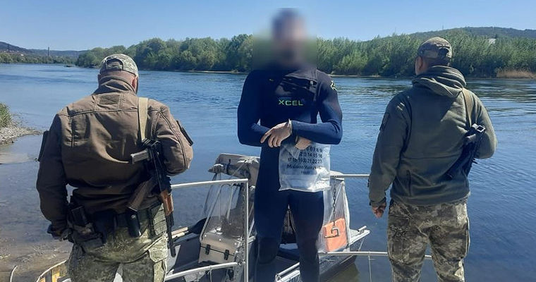 Украинца в гидрокостюме задержали при попытке вплавь попасть в Молдову.