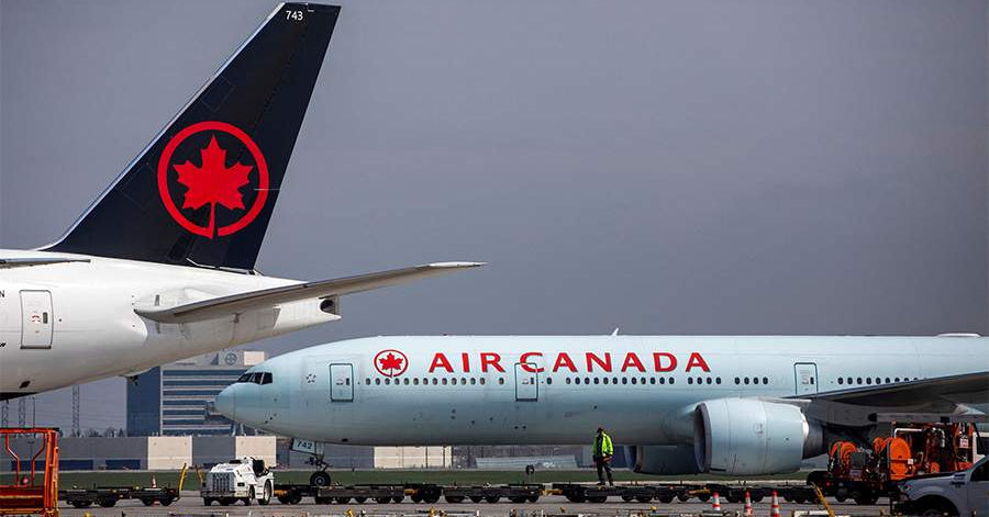 Рейсы Air Canada массово задерживаются из-за технических проблем.