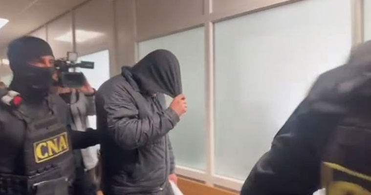 Полицейских, обвиняемых во взятках от наркоторговцев, перевели под домашний арест.