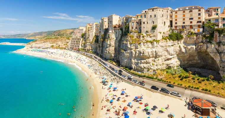 Aproape un sfert din plajele Italiei ar putea fi inundate până în 2050.
