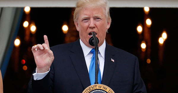 Четверть американцев считает, что Трамп должен влиять на СМИ.
