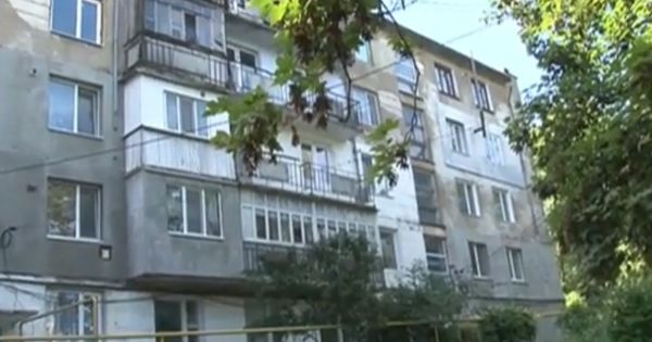 Примэрия и жители многоэтажного жилого дома в Сороках не могут поделить подвал здания.