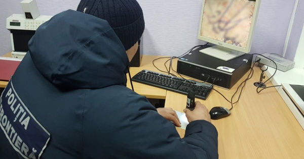 Пограничники выявили сеть по продаже поддельных COVID-сертификатов.