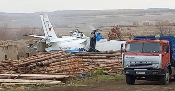 В Татарстане разбился самолет с 20 парашютистами на борту.