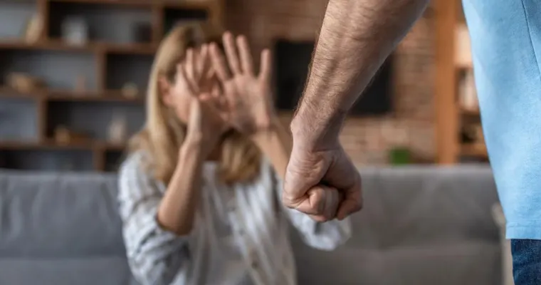Primele „Case ale Femeii” vor fi deschise în Moldova pentru victimele violenței