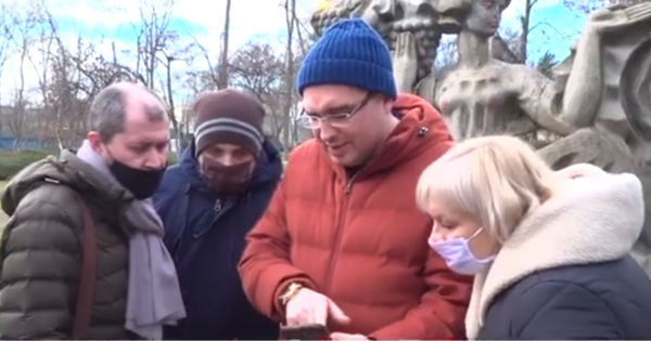 В Бельцах реконструируют Парк Победы: шахматы, воркаут и фонтан с барельефом.