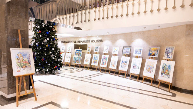 Parlamentul găzduiește o expoziție dedicată sărbătorilor de iarnă