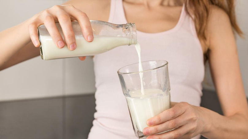Studiu: Un pahar de lapte pe zi poate reduce riscul de cancer intestinal