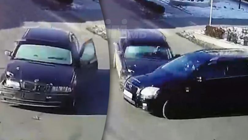Momentul în care un BMW loveşte violent o Toyota, filmat în intersecție