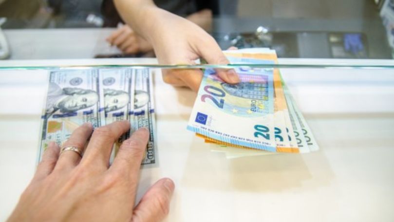 Curs valutar 22 septembrie: Cât valorează un euro și un dolar