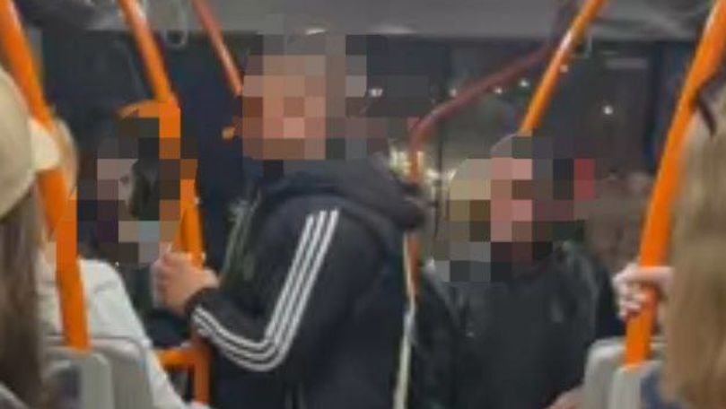 Мужчины, напавшие в троллейбусе на девушек из-за русского языка, найдены.