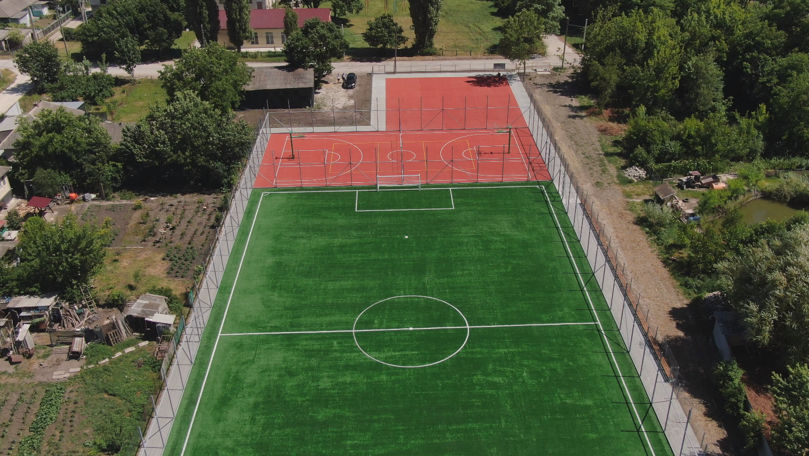 Sport, voie bună și siguranță. Un teren, modernizat la Dondușeni