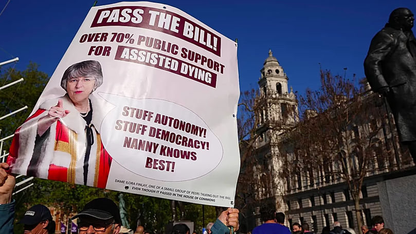 Закон о легализации эвтаназии в Англии и Уэльсе провалился в парламенте.