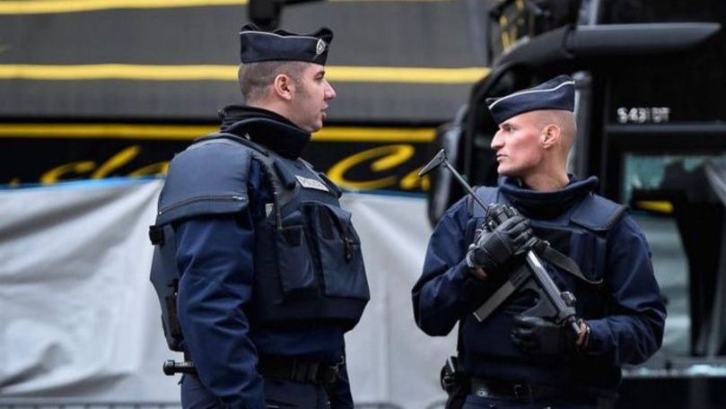 Un polițist dezbrăcat a arestat un fugar gol în Suedia