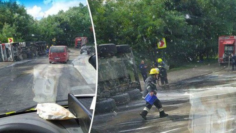 В Хынчештах перевернулся грузовик с дизельным топливом.