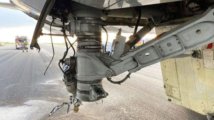 Momentul în care un avion își pierde roțile pe aeroportul din Luxemburg