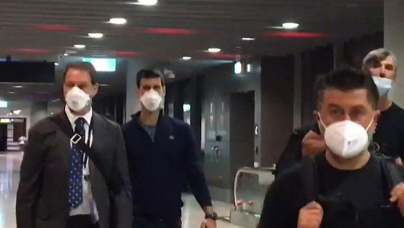 Djokovic, expulzat din Australia: Imagini cu sportivul de pe aeroport