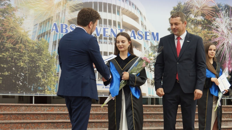 Peste 1.100 de studenți ai ASEM au primit diplomele de absolvire