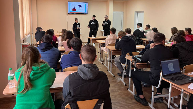 Chișinău: Zeci de elevi, instruiți despre consecințele hărțuirii sexuale