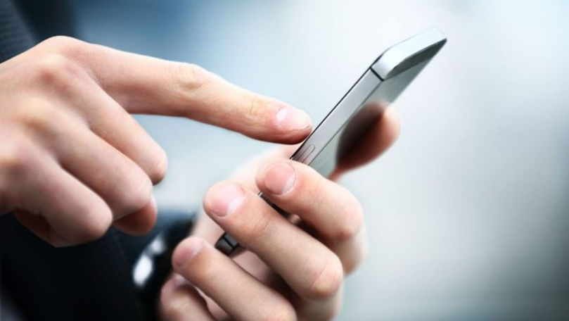 O nouă schemă de escrocherie prin SMS-uri: Anunțul Serviciului Vamal