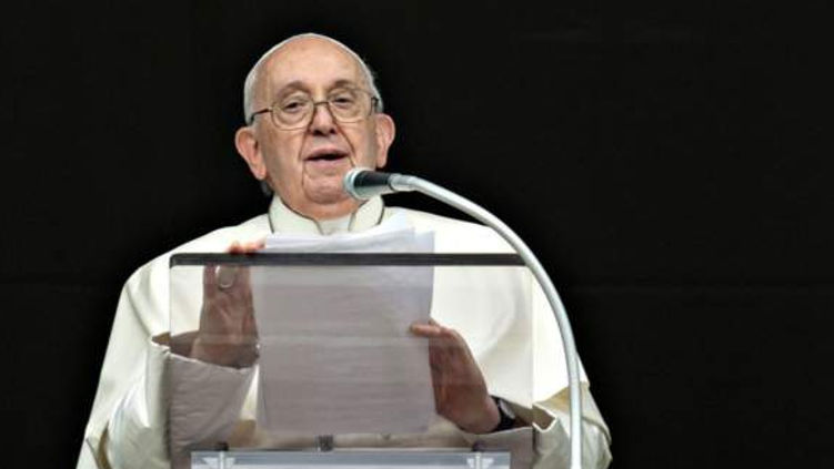 Папа римский призвал к прекращению войны: Пусть оружие замолчит.