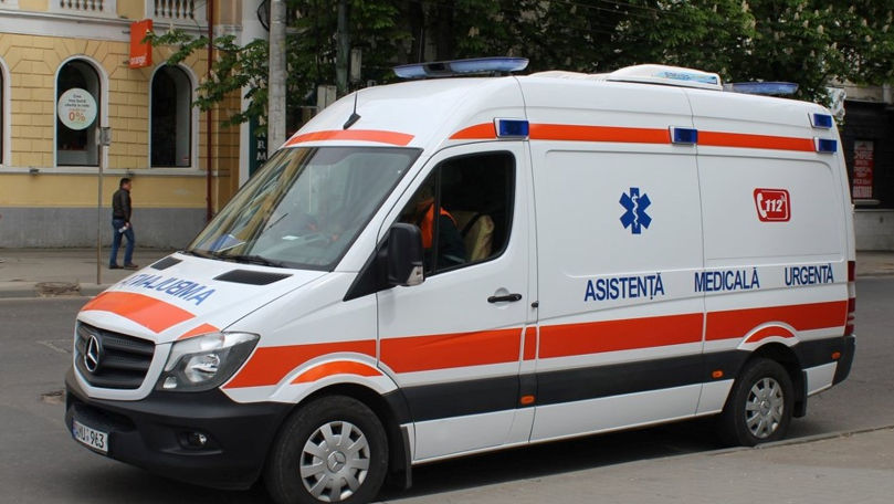 Emoții la Ialoveni: O femeie și-a născut al șaptelea copil în ambulanță