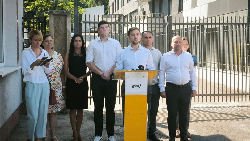 Советники от PAS требуют отставки главы Spațiil Verzi в Кишиневе.