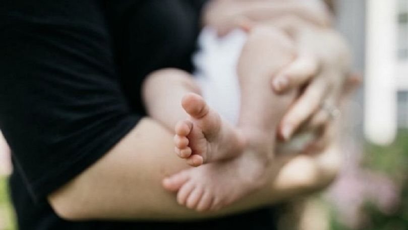 Fetiță nou-născută, îngropată de vie: Țara unde părinții vor doar băieți