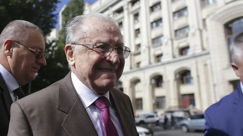 Fostul președinte al României Ion Iliescu, la spital: Ce spun medici