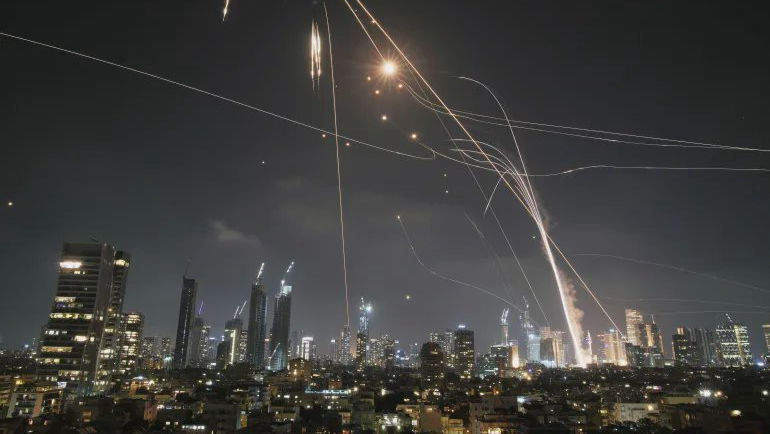 Iranul a lansat un nou val de rachete asupra Israelului, după atacul SUA