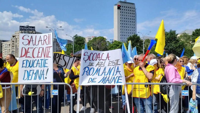 Proteste în România, după ce noul Guvern a plafonat sporurile bugetare