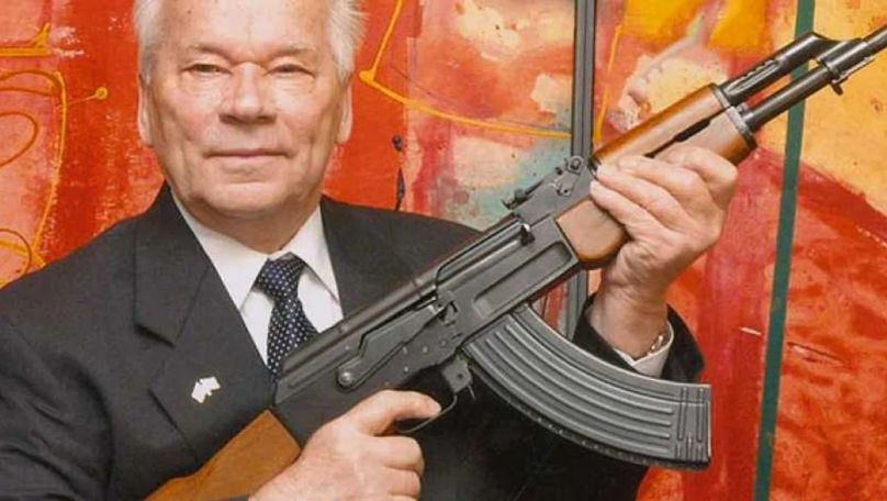 Povestea lui Mihail Kalașnikov, părintele celei mai cunoscute arme